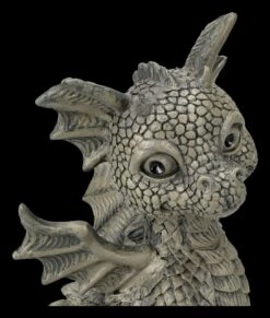 Gartenfigur Klein - Schelmischer Drache 15 Gartenfigur Klein - Schelmischer Drache -Statuen Modell Verkauf 2D FS25690 Gartenfigur klein SChelmischer Drache 3 1280x1280