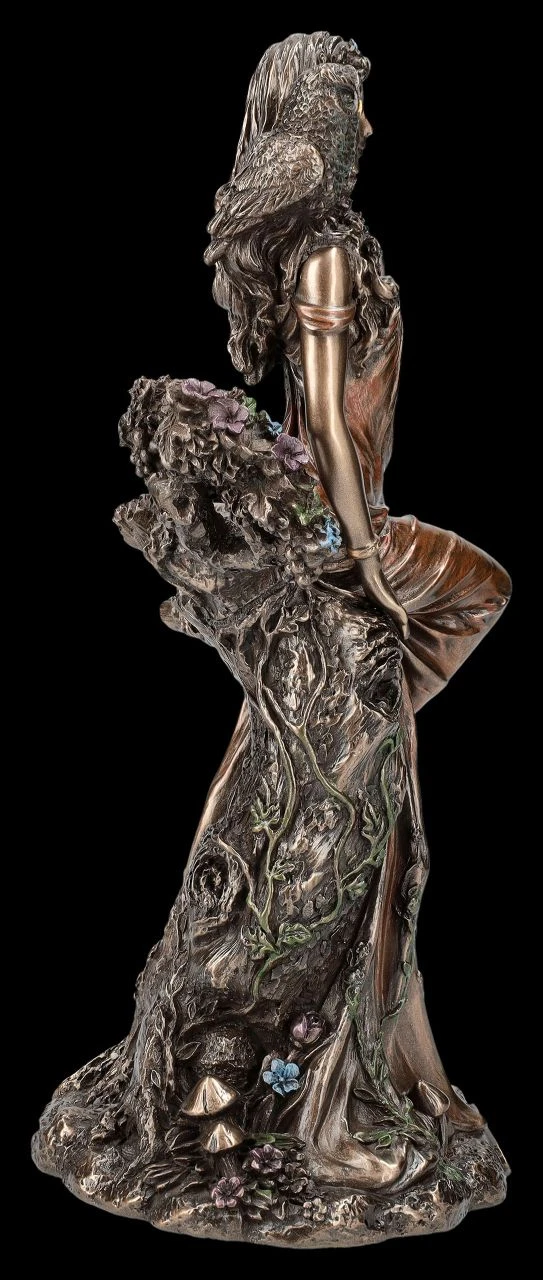 Blodeuwedd Figur - Aus Blumen Erschaffen 8 Blodeuwedd Figur - Aus Blumen Erschaffen – Bild 6