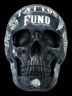 NEMESIS NOW Totenkopf - Tattoo Spardose - Schwarz -Statuen Modell Verkauf FS21507 Totenkopf Tattoo Spardose schwarz 2 1280x1280