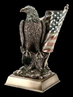 Adler Figur Sitzt Vor US Flagge -Statuen Modell Verkauf KS6432 Adler Figur sitzt vor US Flagge 2 1280x1280
